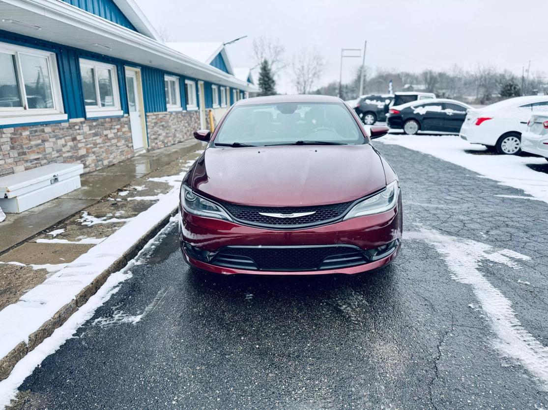 2015 Chrysler 200 S photo 2