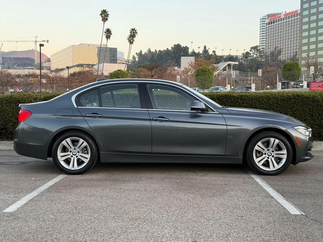 2018 BMW 3 Series 330i photo 10