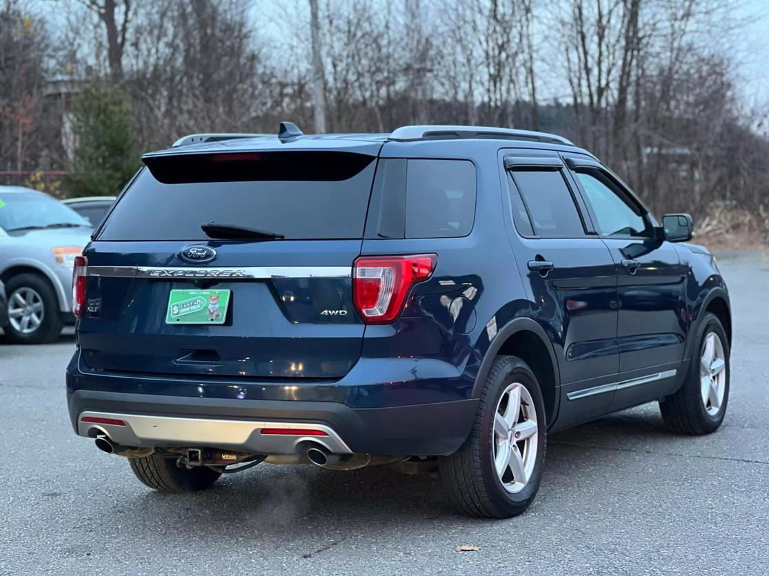 2016 Ford Explorer XLT photo 5