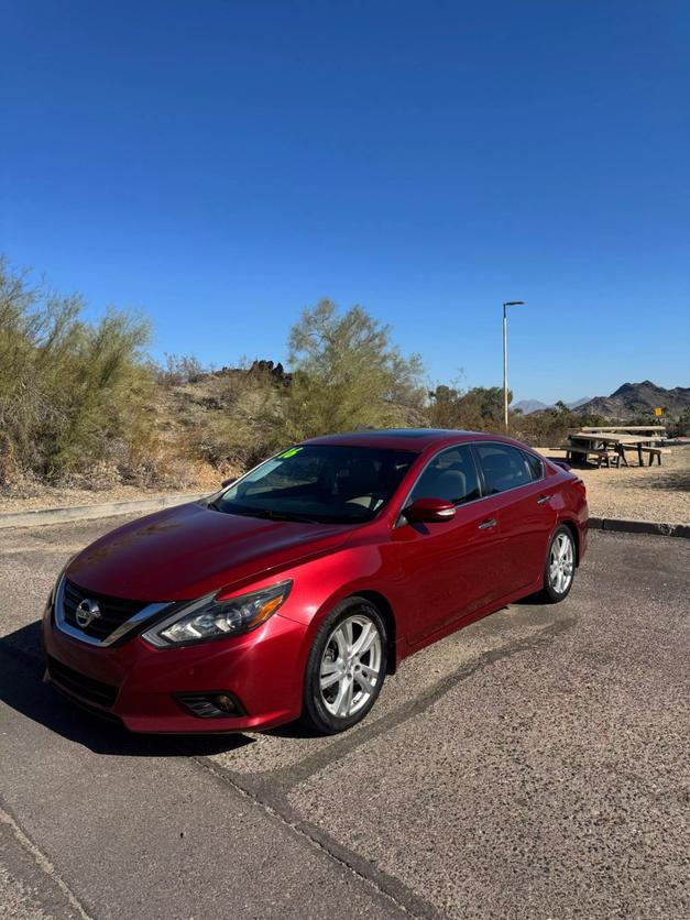 Nissan Altima's photo