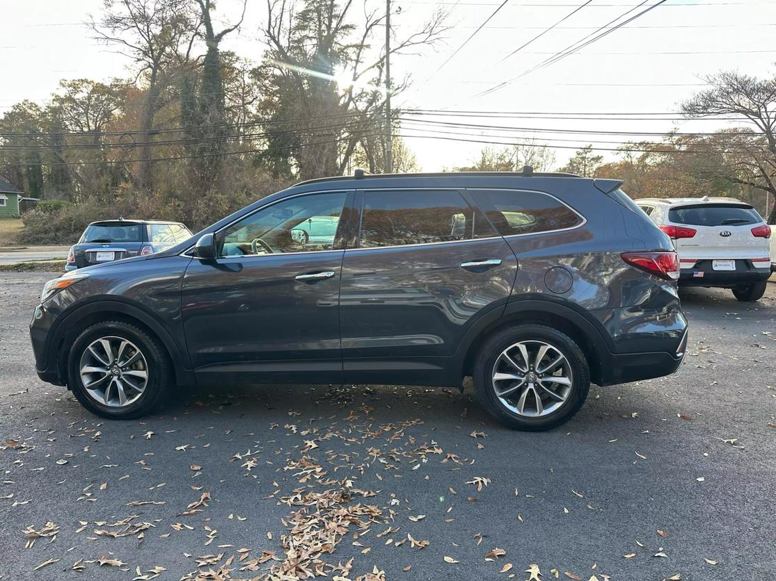 2017 Hyundai Santa Fe SE photo 8