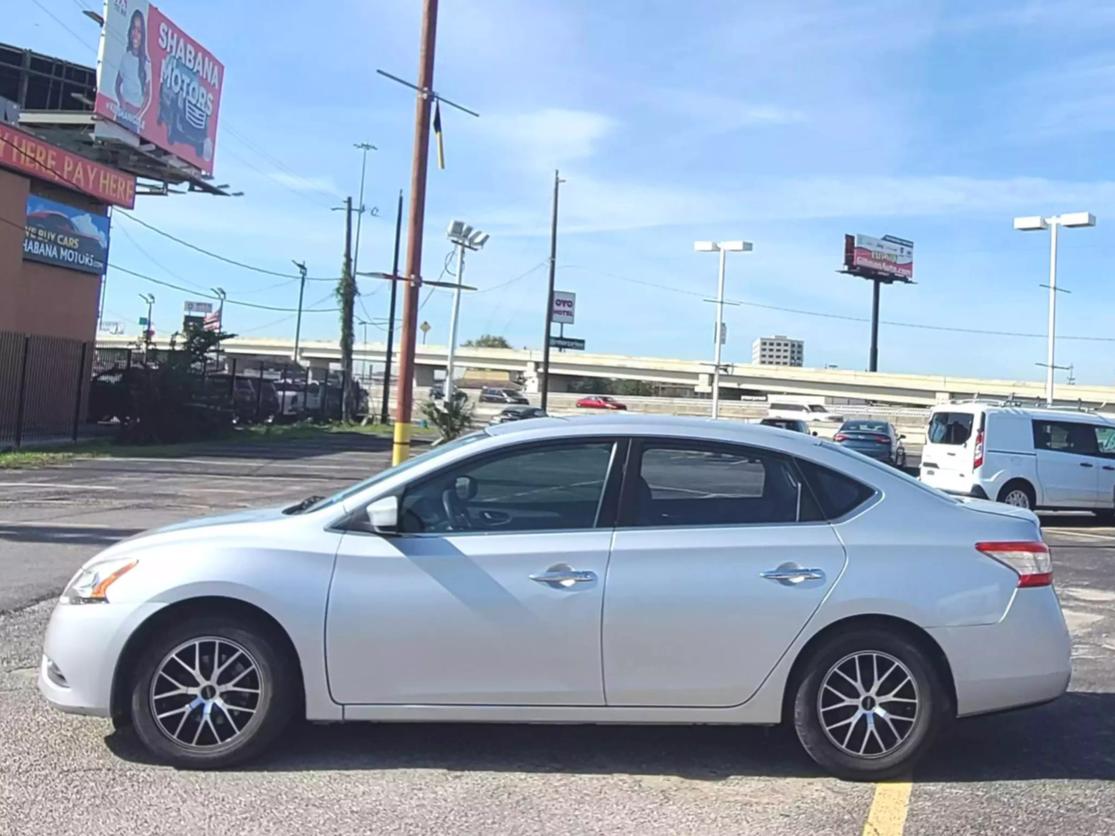 2013 Nissan Sentra S photo 4