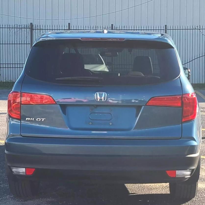 2017 Honda Pilot EX-L photo 6