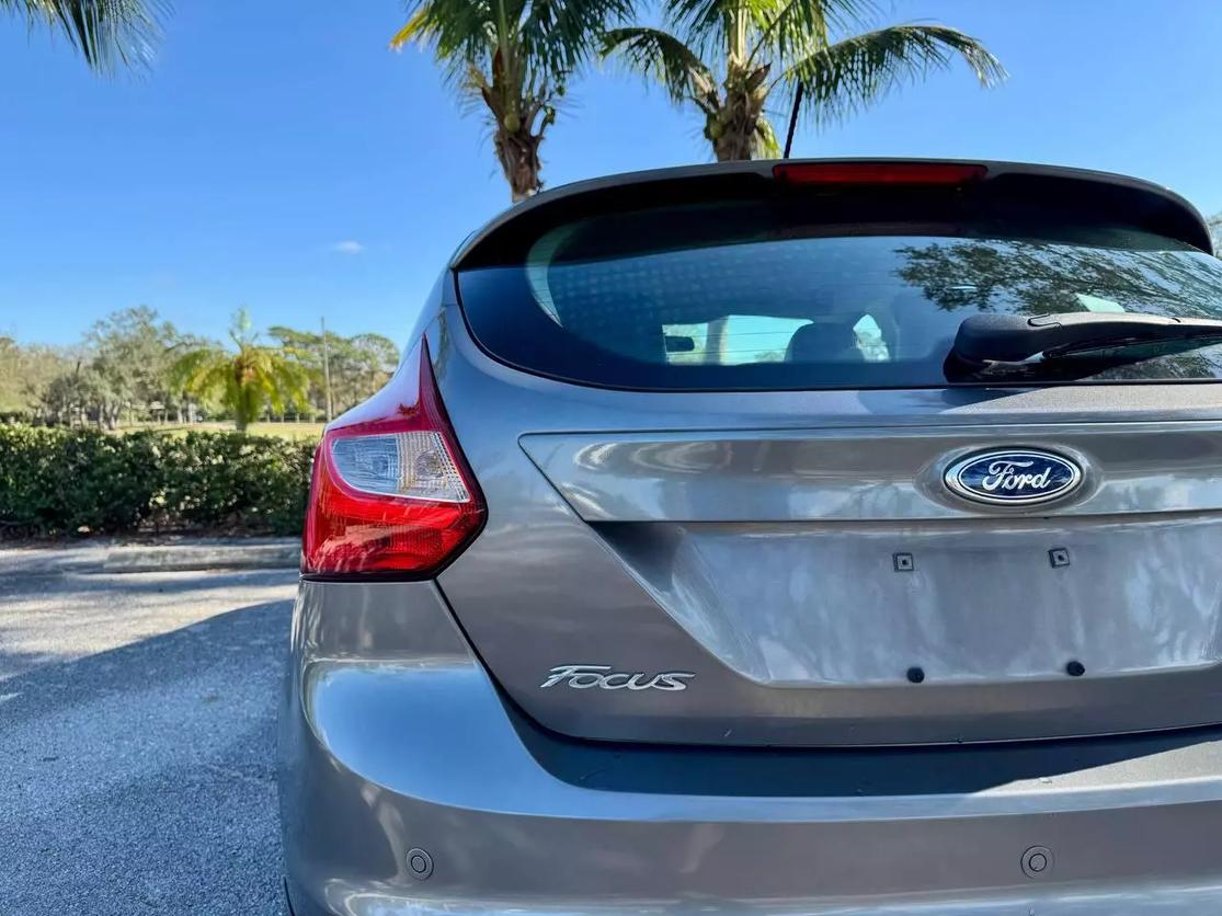 2014 Ford Focus SE photo 6