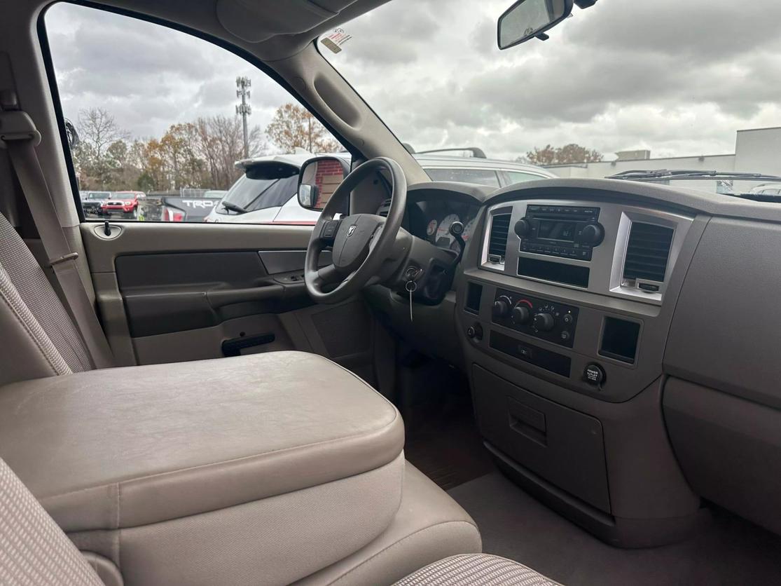 2008 Dodge Ram 1500 Pickup SLT photo 21