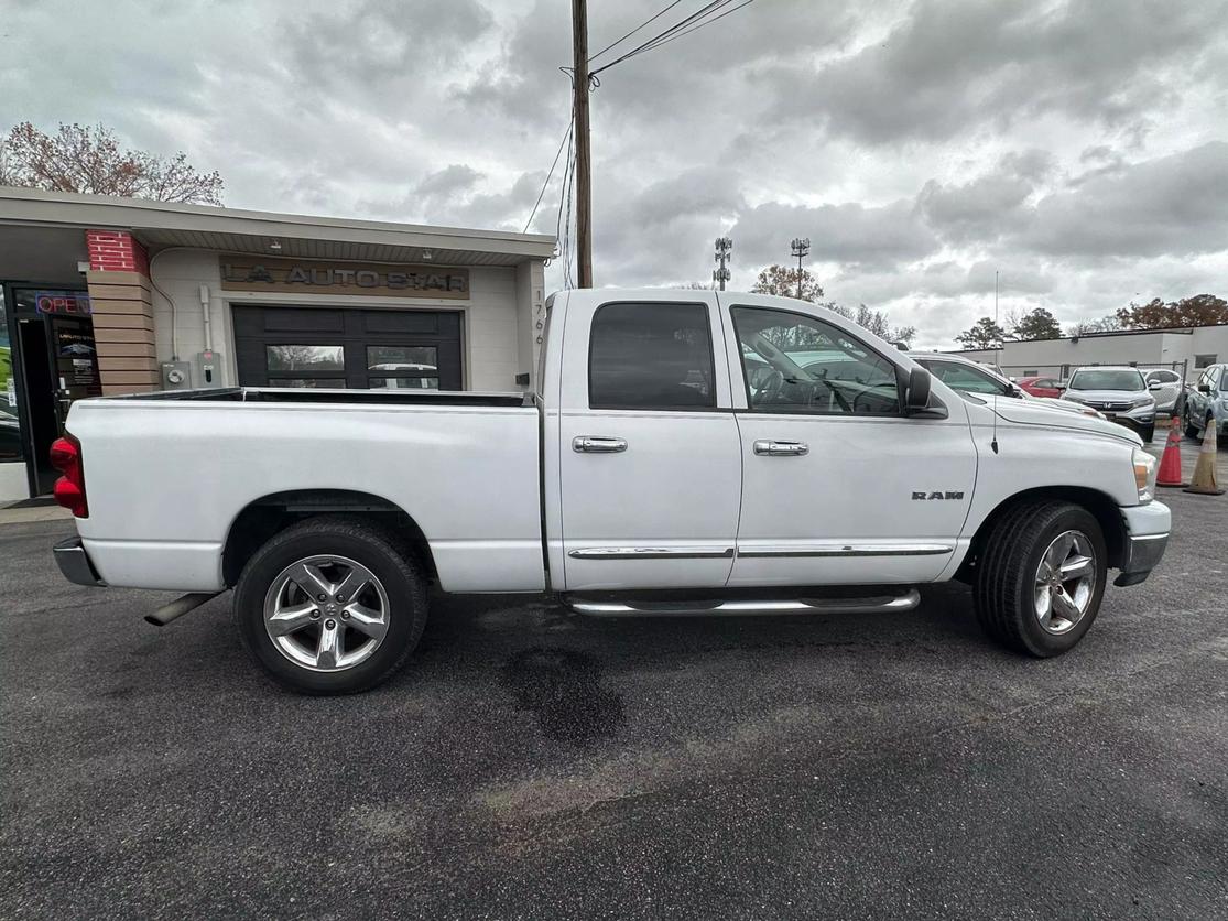 2008 Dodge Ram 1500 Pickup SLT photo 2