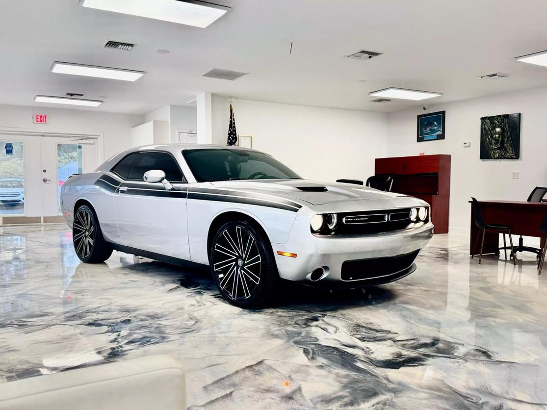 Dodge Challenger's photo