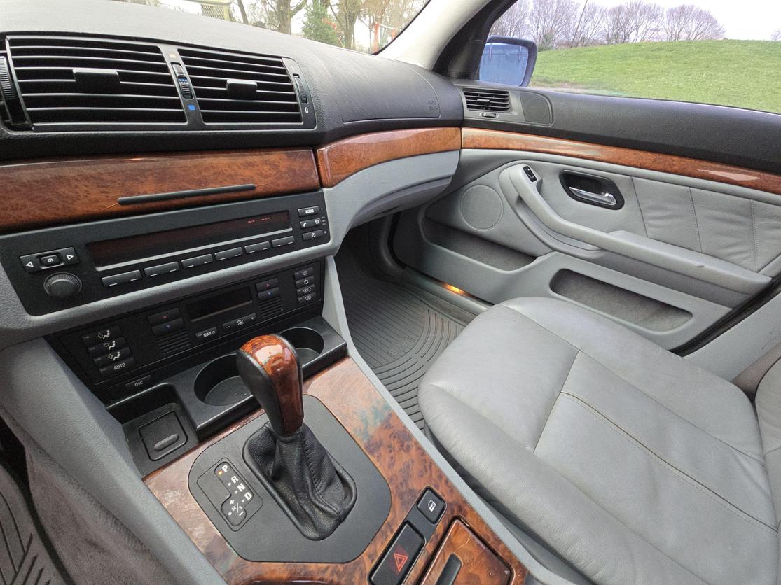 2001 BMW 5 Series 525i photo 14