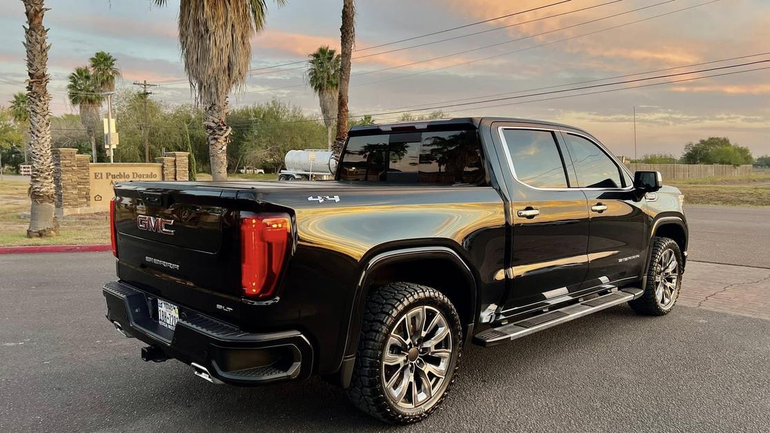 2022 GMC Sierra 1500 SLT photo 6