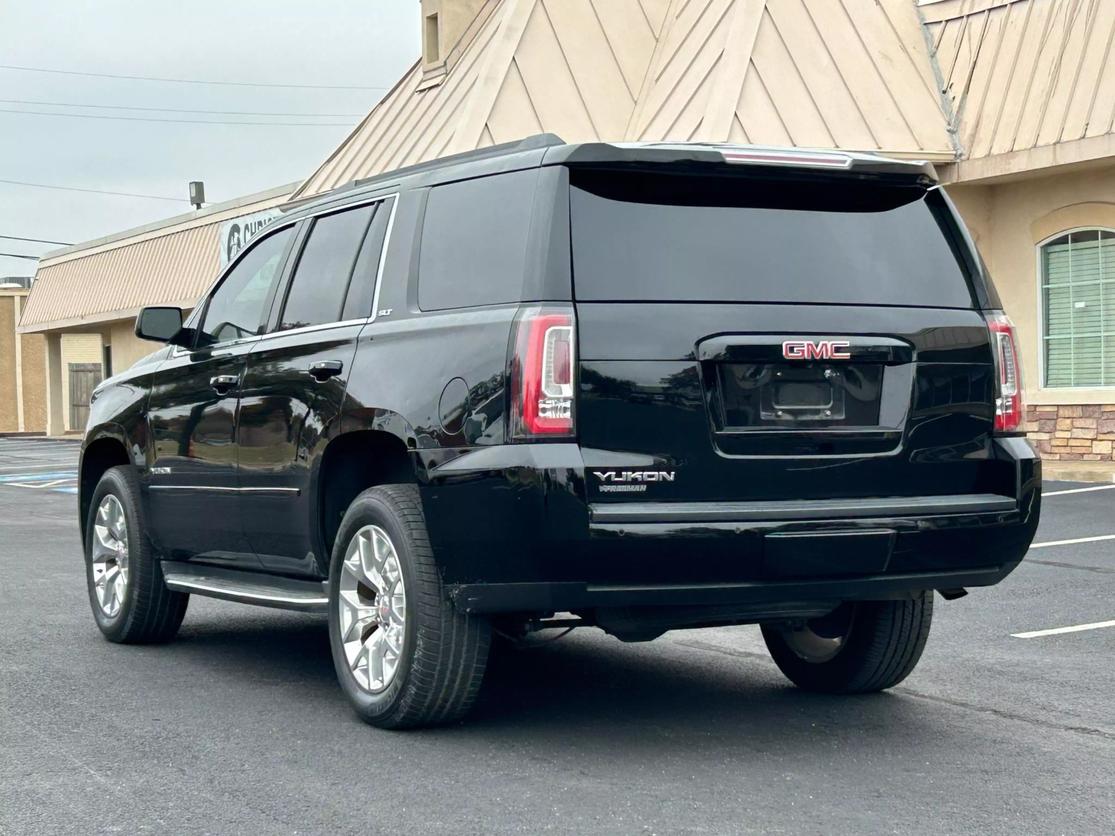 2016 GMC Yukon SLT photo 3