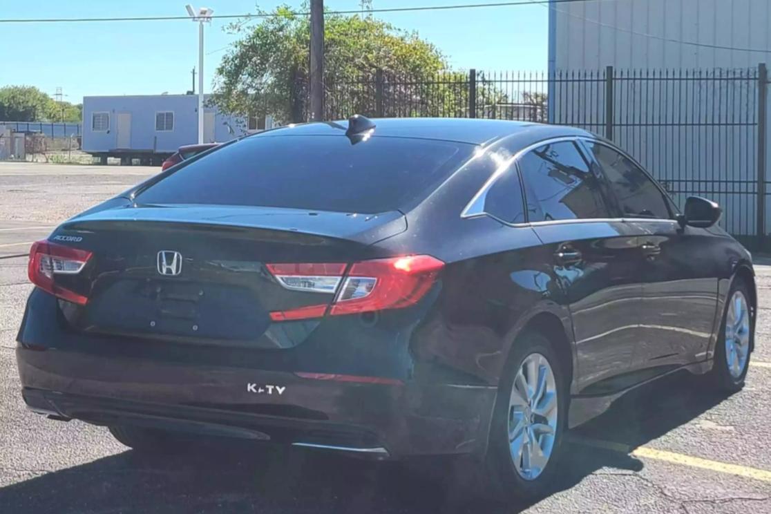 2018 Honda Accord LX photo 7