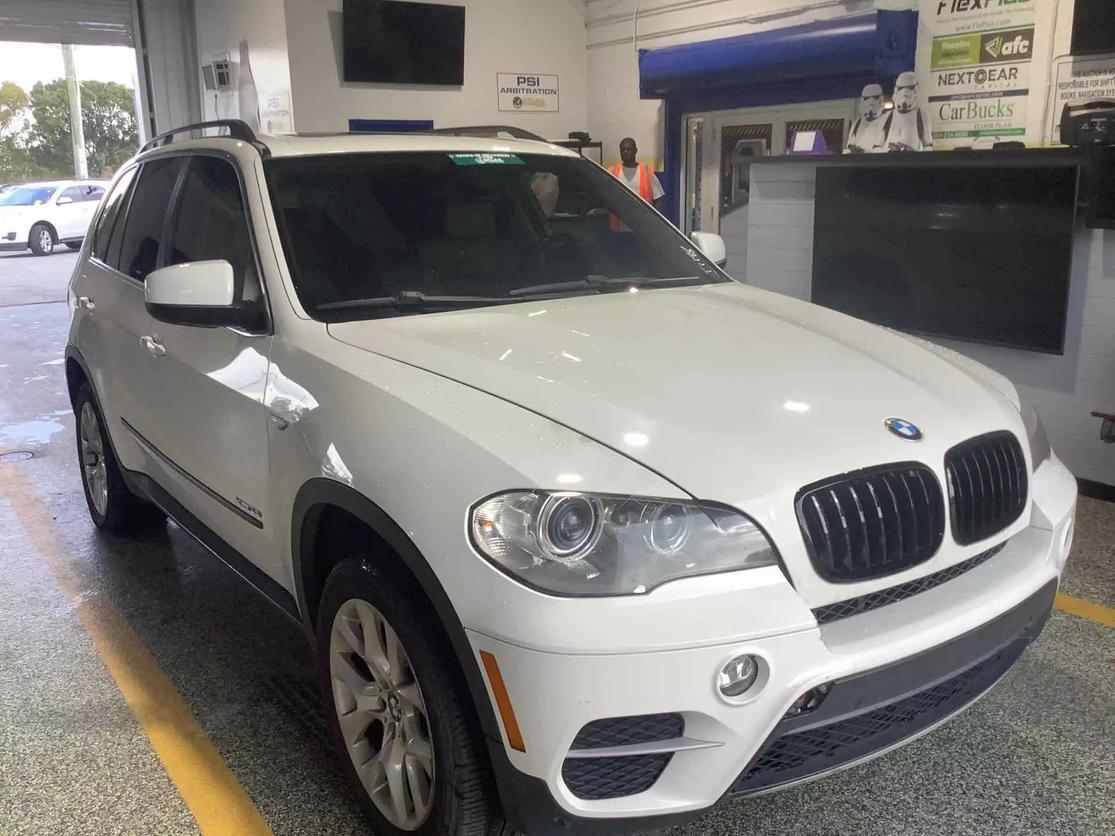 2013 BMW X5 xDrive35i photo 2