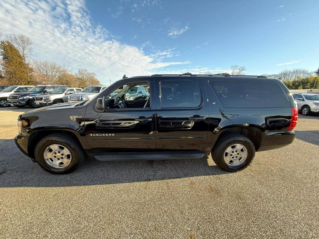 2012 Chevrolet Suburban LT photo 6