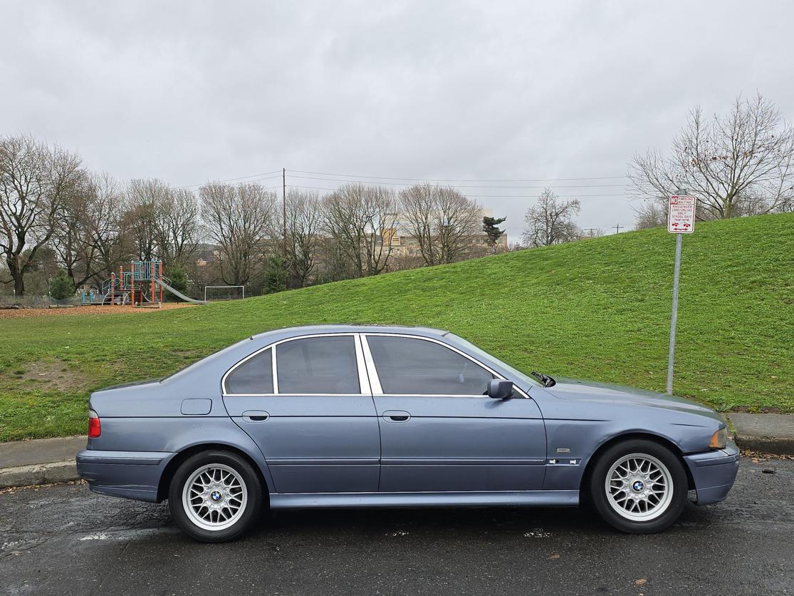 2001 BMW 5 Series 525i photo 5