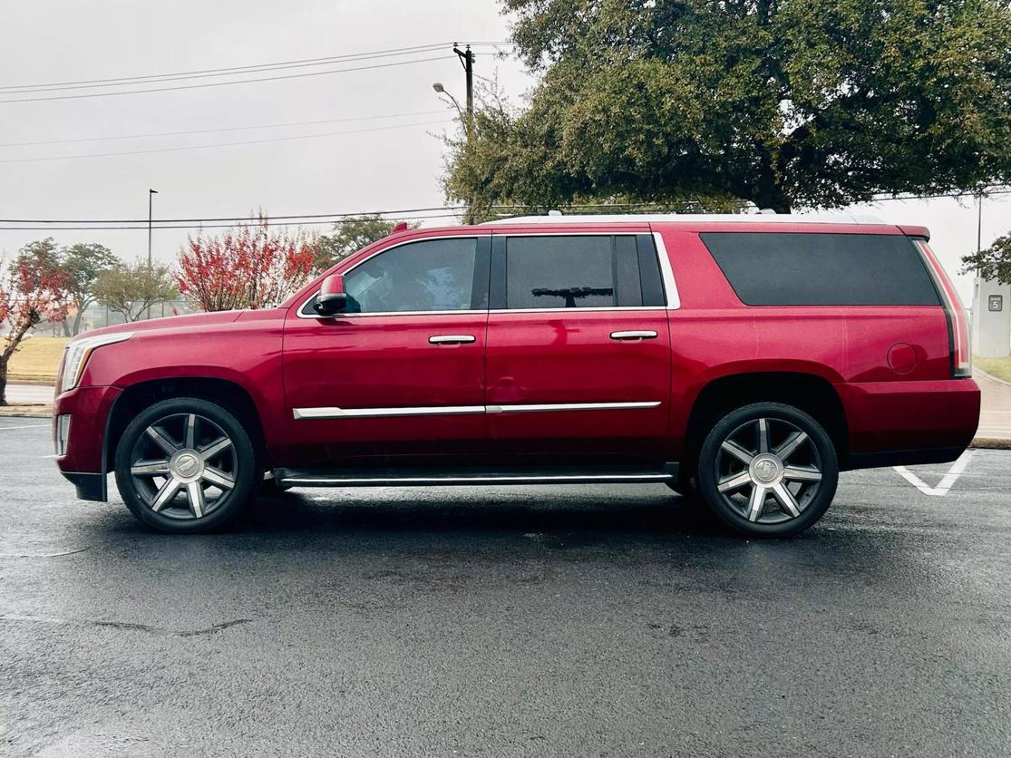 2016 Cadillac Escalade ESV Luxury photo 2