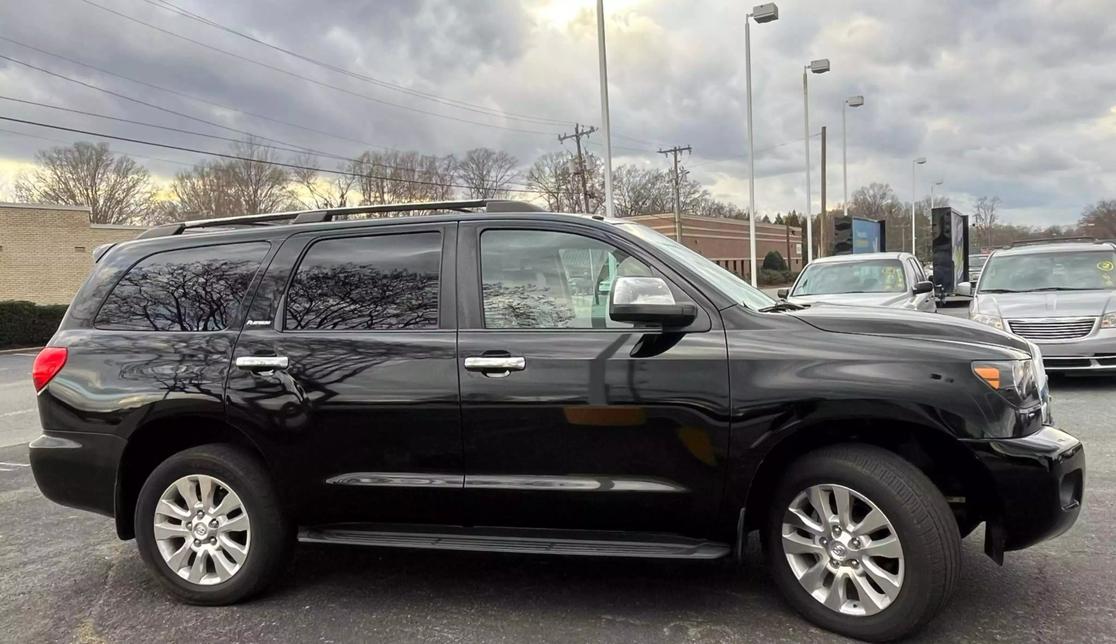 2008 Toyota Sequoia Platinum photo 4