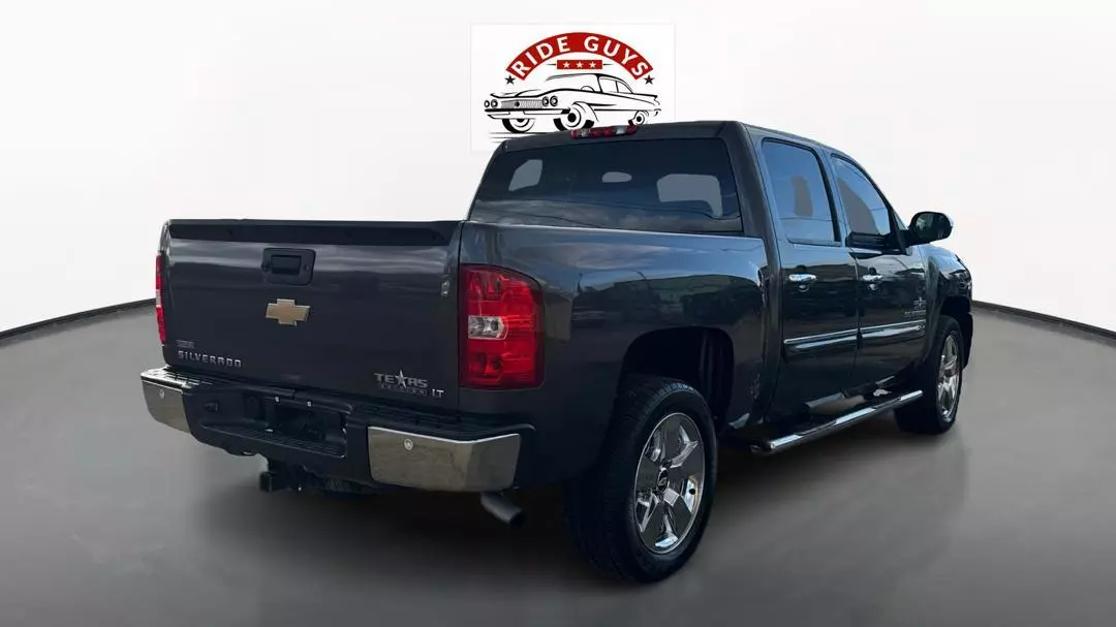 2011 Chevrolet Silverado 1500 LT photo 5