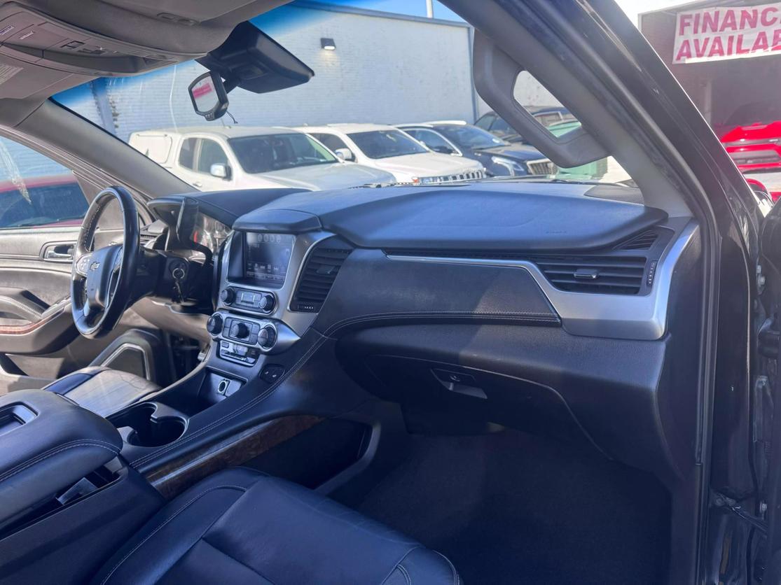 2018 Chevrolet Suburban LT photo 14