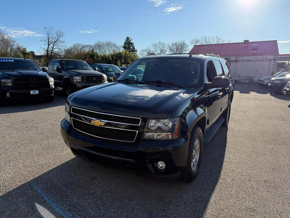 2012 Chevrolet Suburban LT photo 7