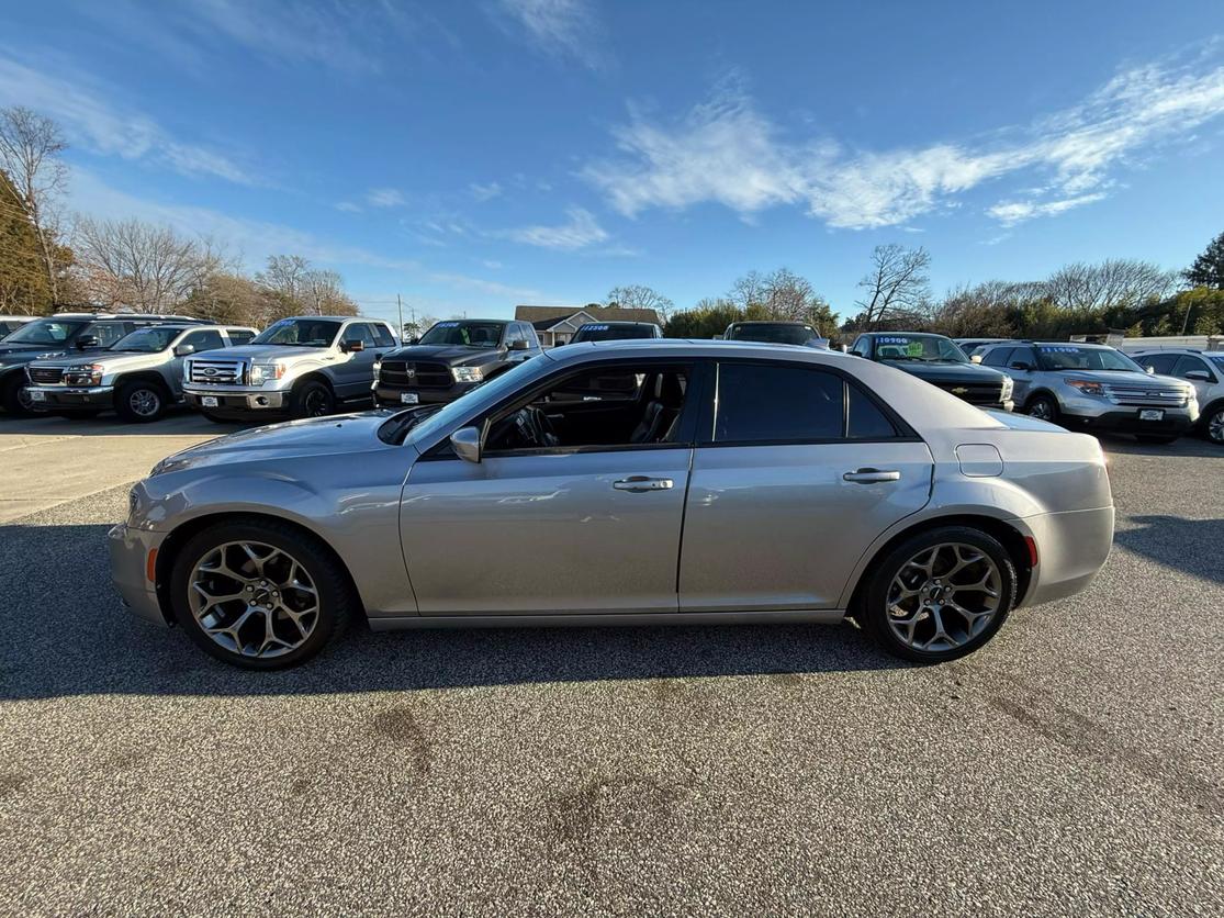 2016 Chrysler 300 S photo 6