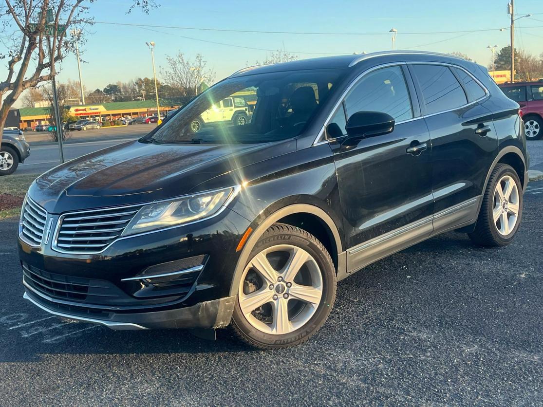 Lincoln MKC's photo