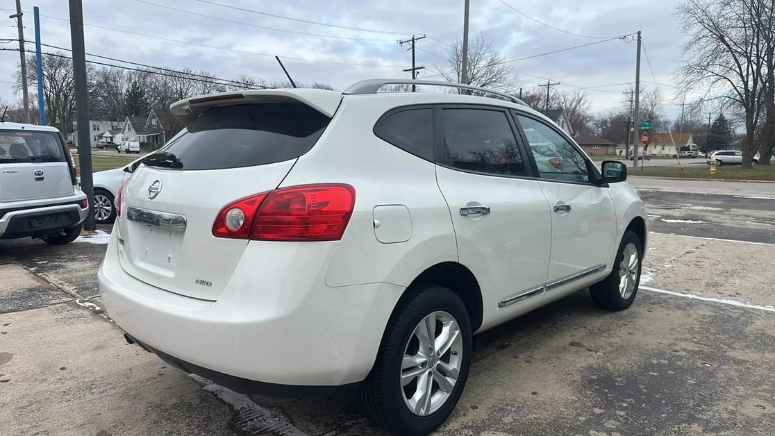 2015 Nissan Rogue Select S photo 5