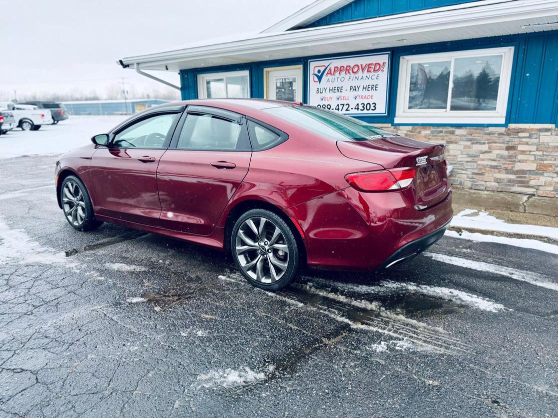 2015 Chrysler 200 S photo 6