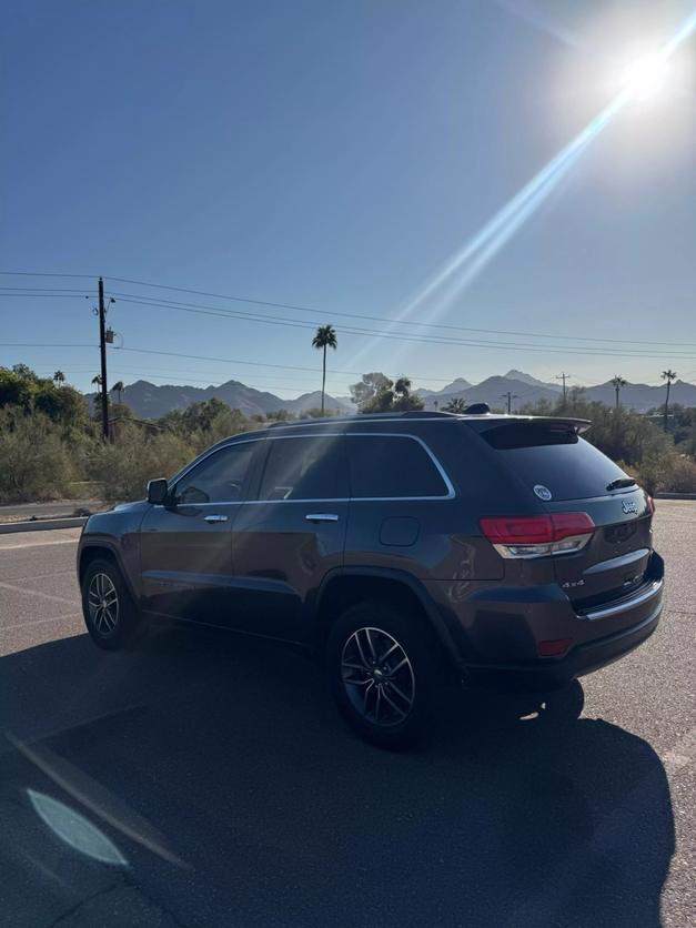 2017 Jeep Grand Cherokee Limited photo 4