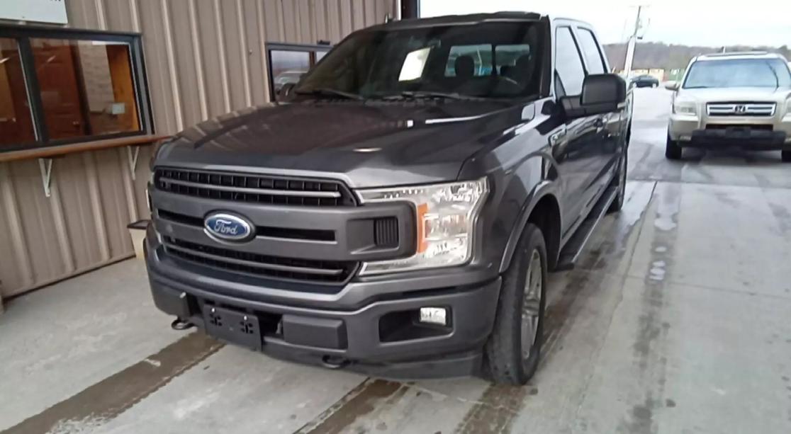 2018 Ford F-150 XLT photo 2