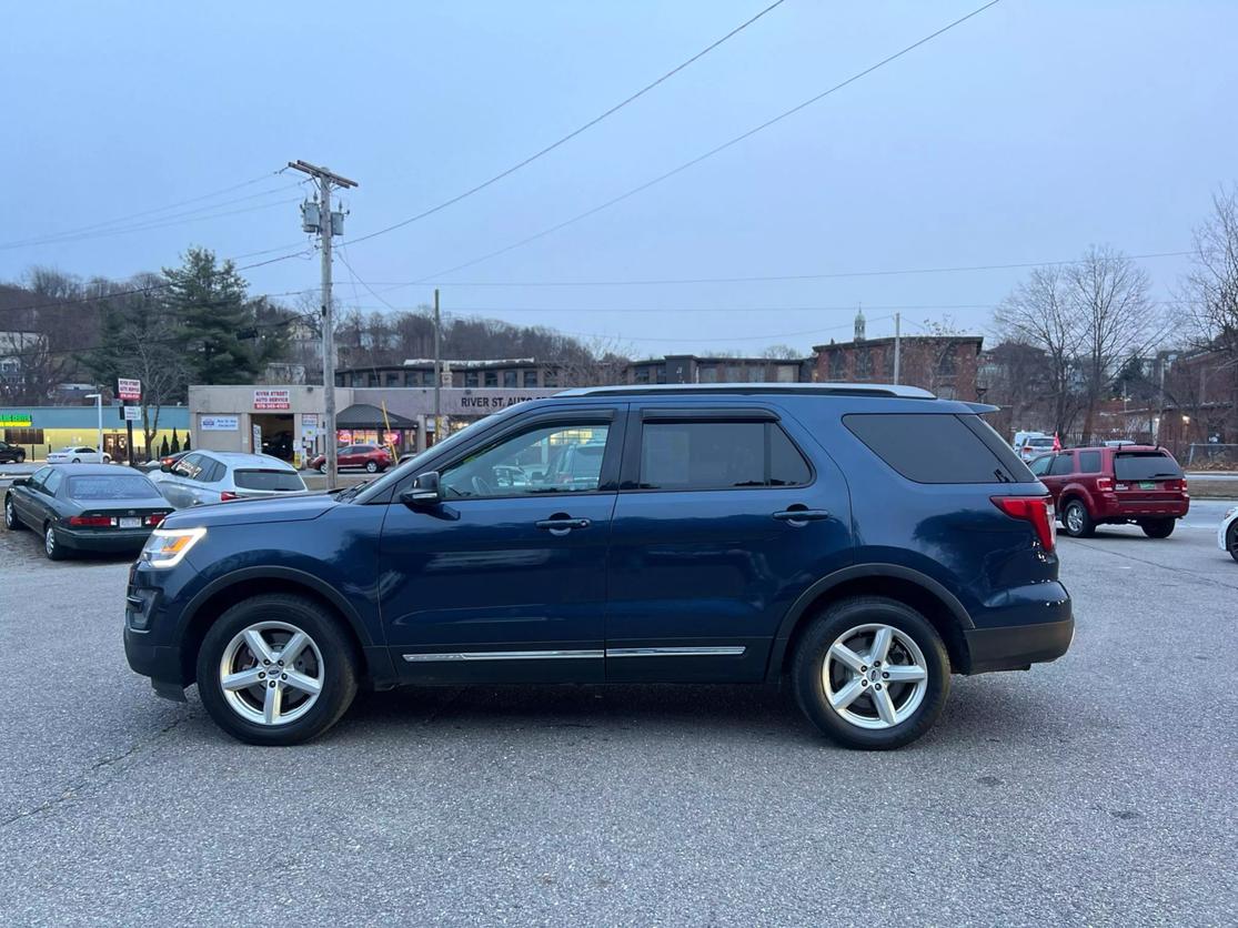 2016 Ford Explorer XLT photo 8