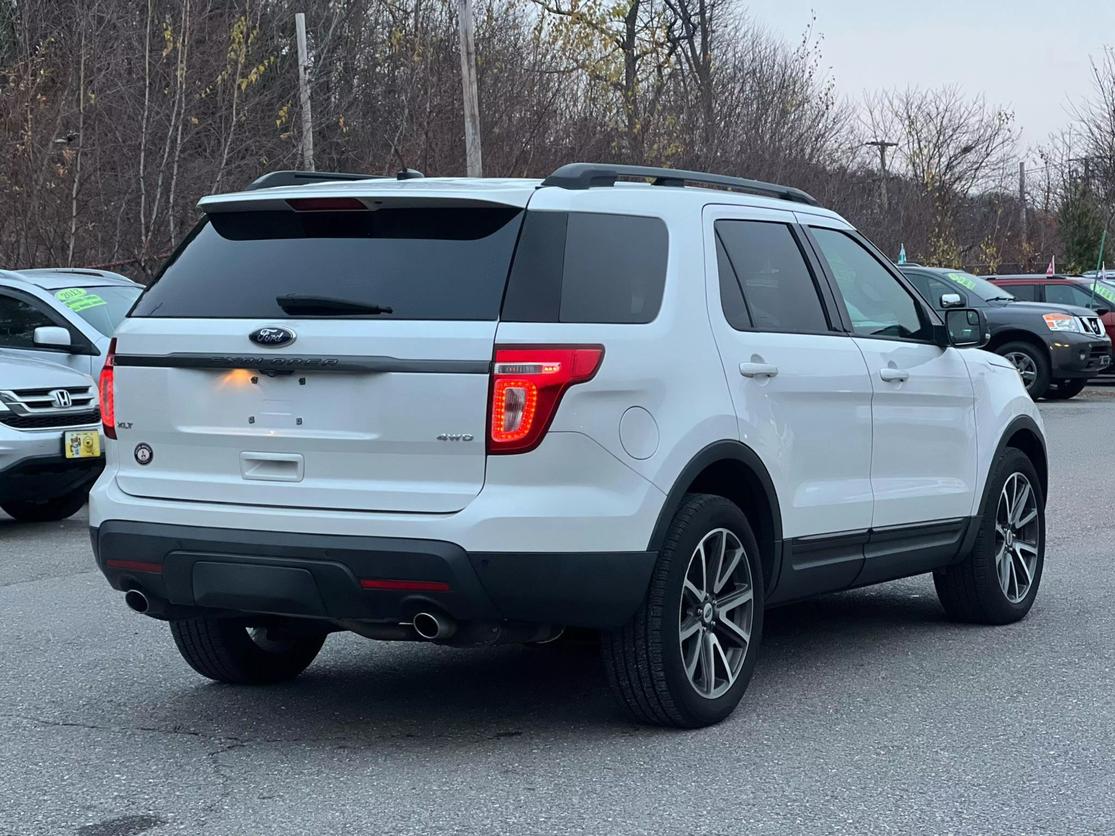 2015 Ford Explorer XLT photo 5