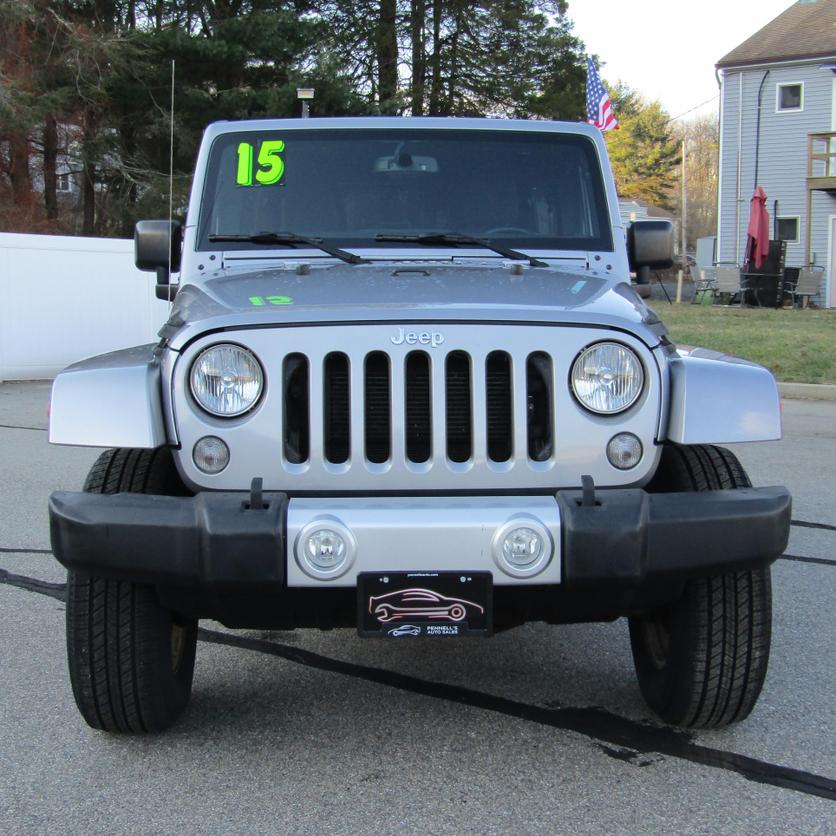 2015 Jeep Wrangler Unlimited Sahara photo 3