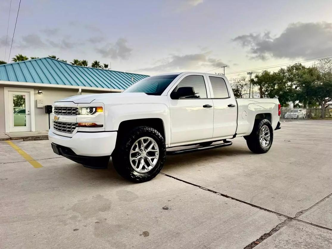 Chevrolet Silverado 1500's photo