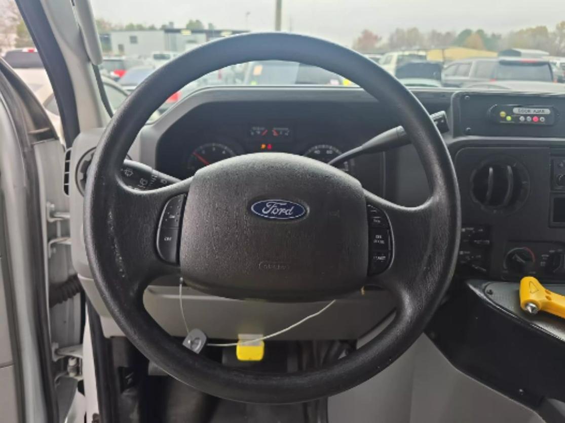 2019 Ford E-Series Cutaway Base photo 9