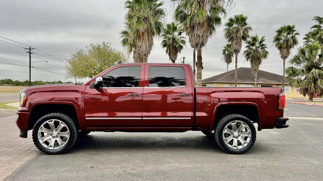 2017 GMC Sierra 1500 SLT photo 4