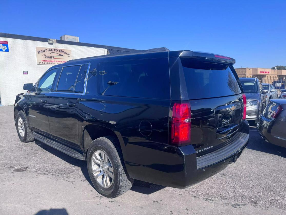 2018 Chevrolet Suburban LT photo 6