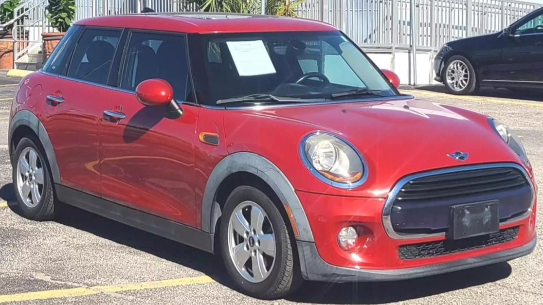 MINI Cooper's photo