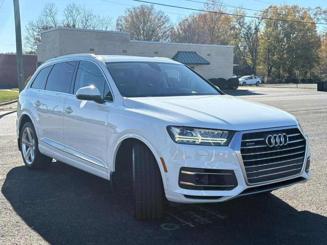 2019 Audi Q7 Prestige photo 2