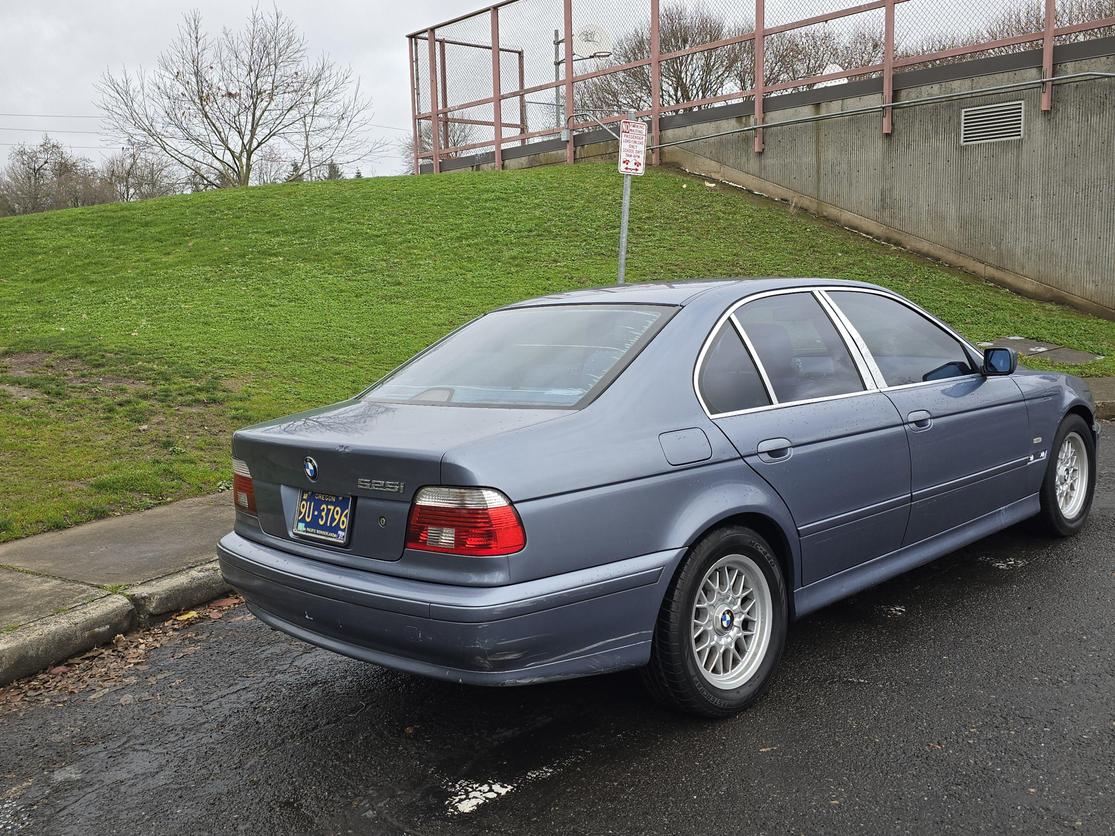 2001 BMW 5 Series 525i photo 4