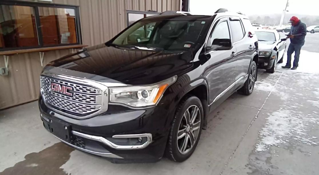 GMC Acadia's photo