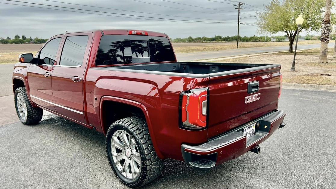 2017 GMC Sierra 1500 SLT photo 9