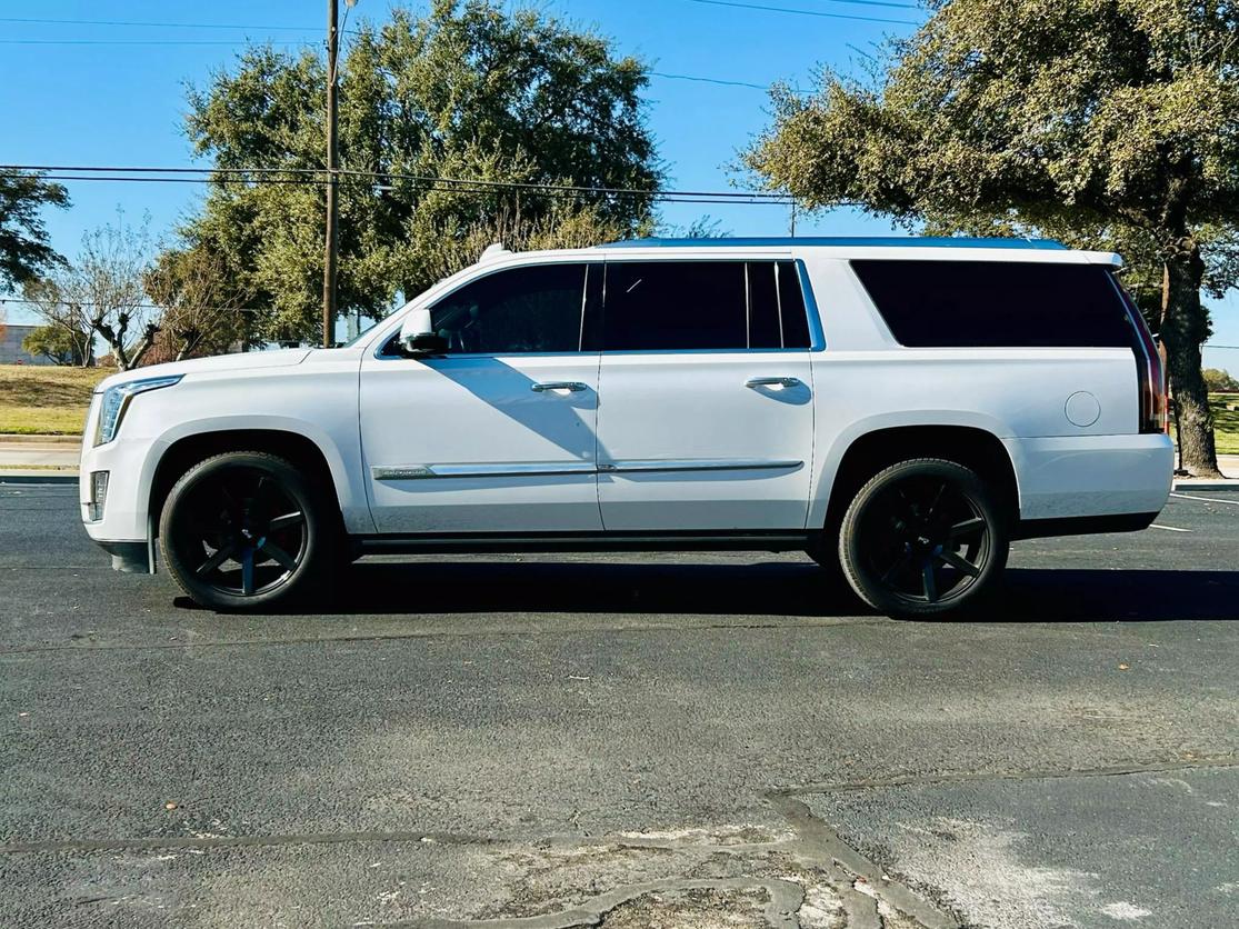 2016 Cadillac Escalade ESV Platinum photo 2