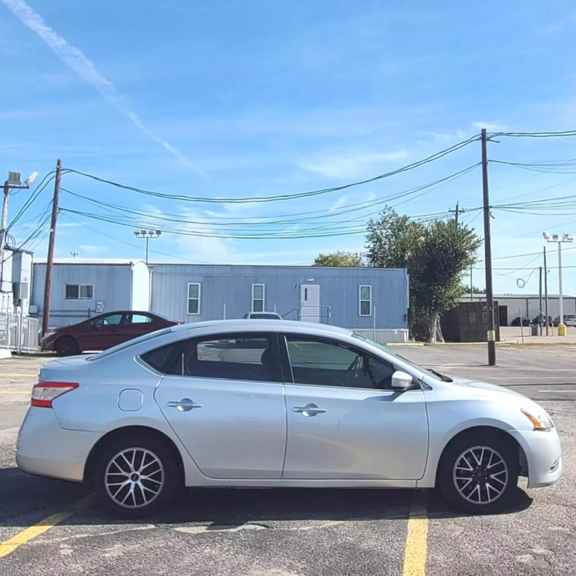 2013 Nissan Sentra S photo 8