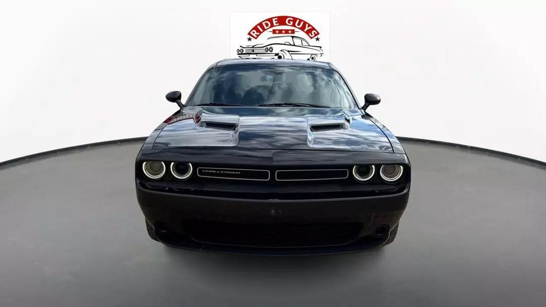 2016 Dodge Challenger SXT photo 9