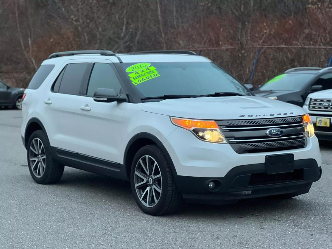 2015 Ford Explorer XLT photo 3