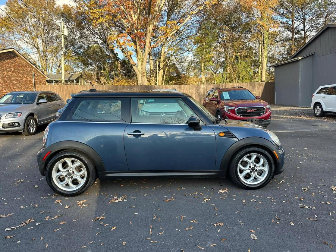 2011 MINI Cooper Base photo 4