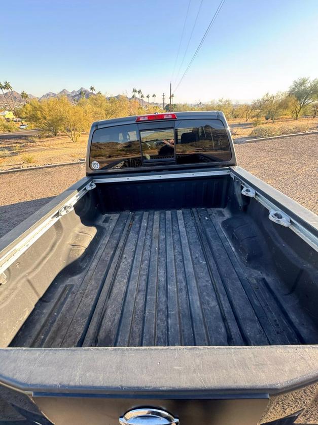 2004 Nissan Titan SE photo 5