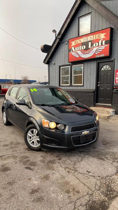 2014 Chevrolet Sonic LT photo 2