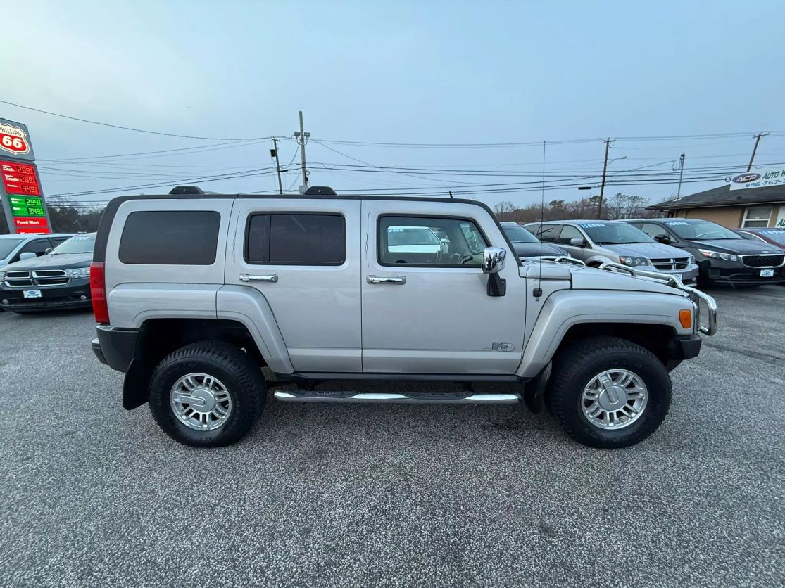 2006 Hummer H3 Base photo 2