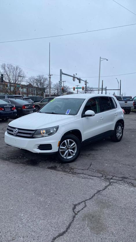 2012 Volkswagen Tiguan SEL photo 1